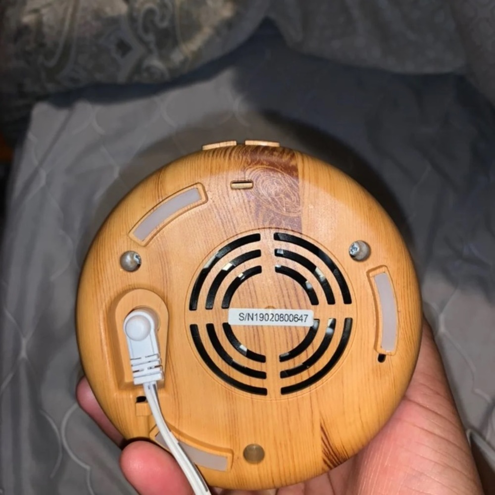 Essential Oil Diffuser - Picture 5 of 6